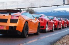 Copilotaje para Niños con Ferrari o Lamborghini - 2 Vueltas en circuito largo