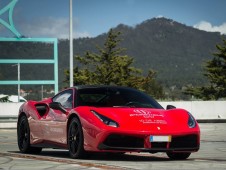 Conduzir um Ferrari GTB 488 no Autódromo do Estoril - 1 Volta