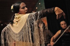 Cena y Espectáculo de Flamenco en el Tablao de Sevilla - 2 personas