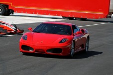 Copilotaje para Niños con Ferrari o Lamborghini - 3 Vueltas en circuito largo